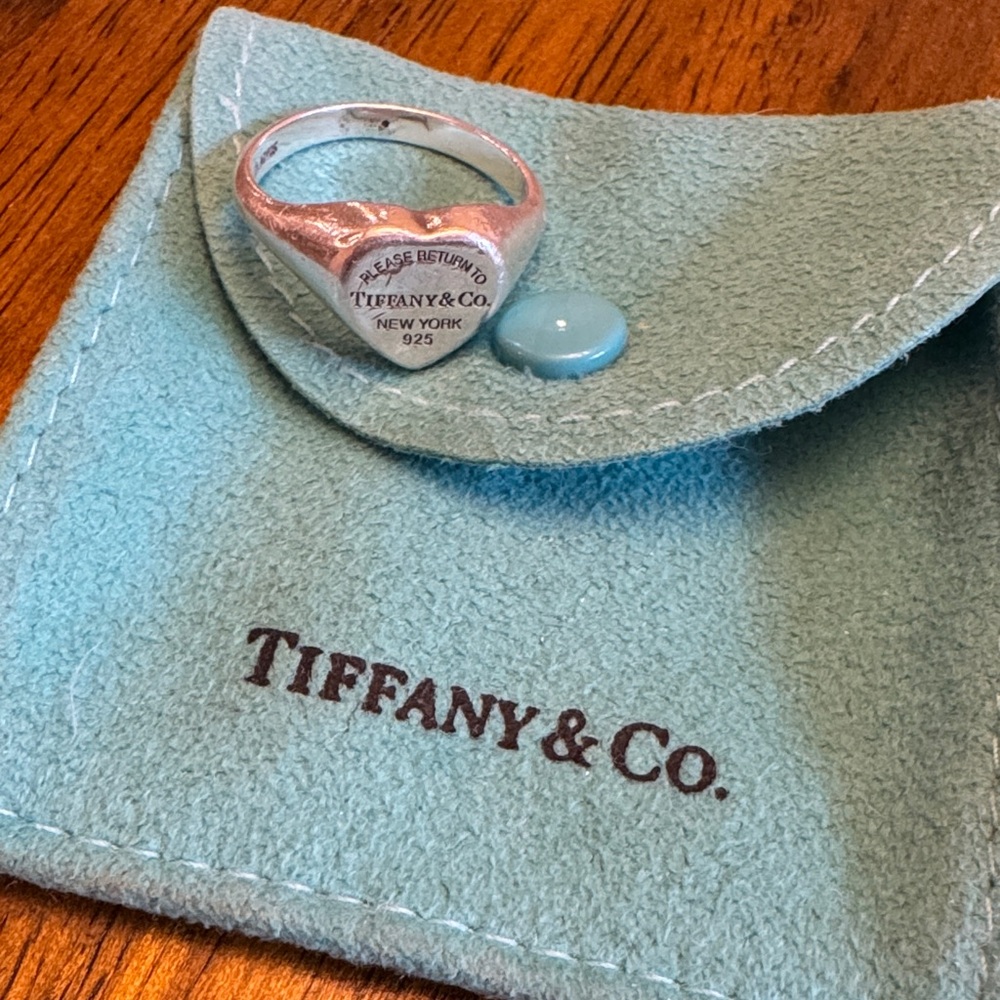 Tiffany & Co. Silver Heart Ring with Blue Pouch